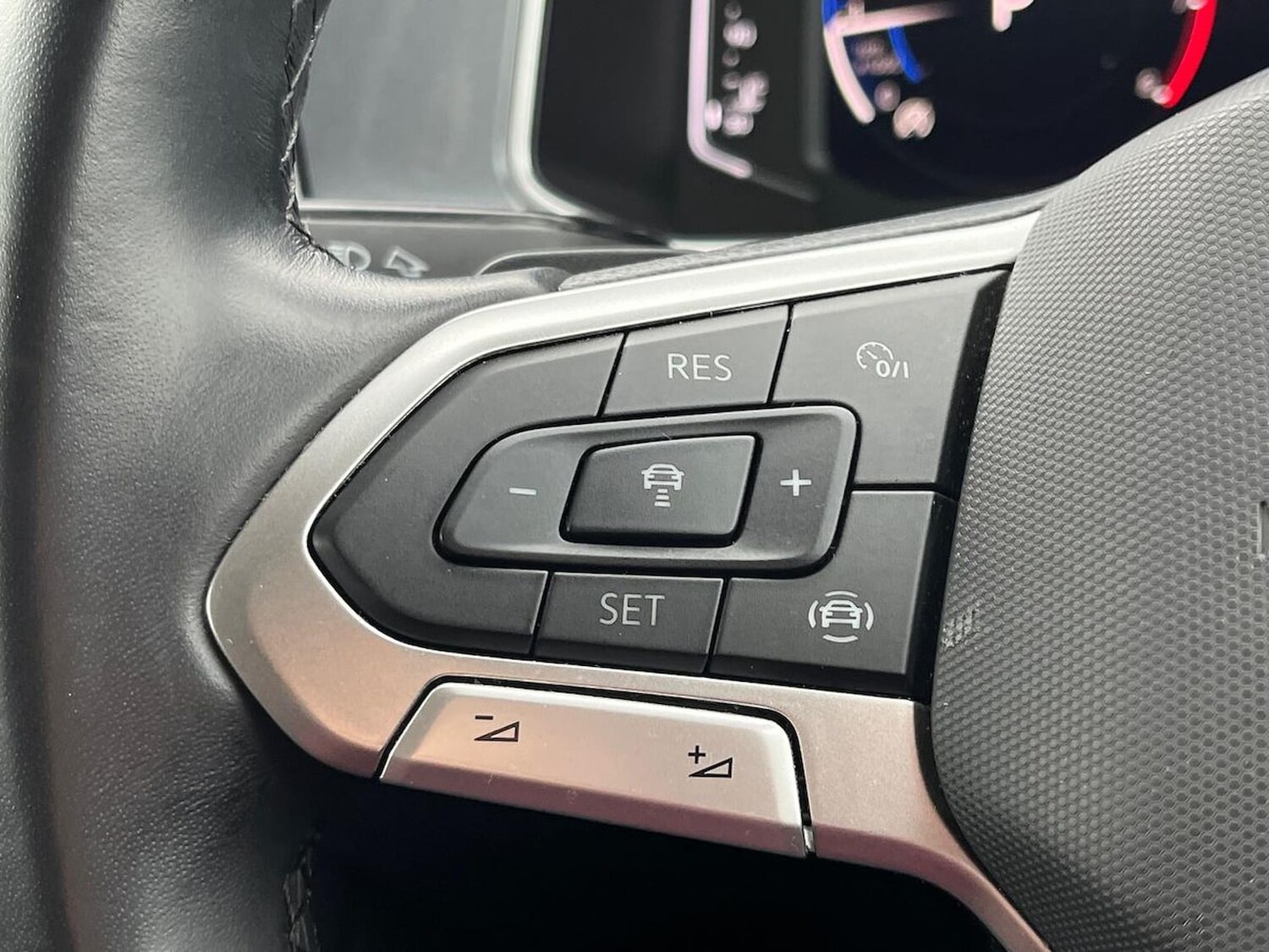 Used Volkswagen T-Roc 2023 for sale - 78107998: Photo 26