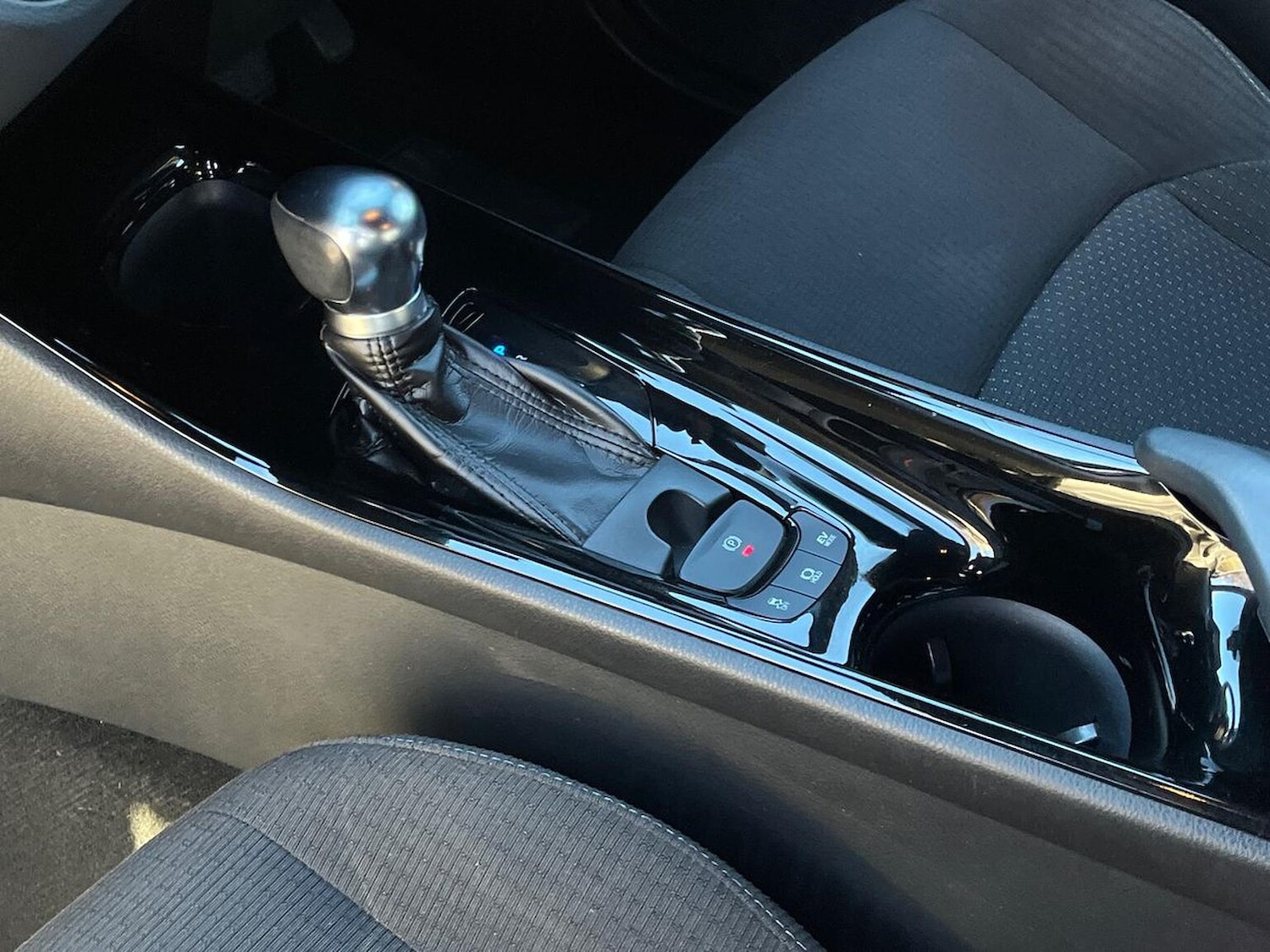 Used Toyota C-HR 2018 for sale - 76396944: Photo 13