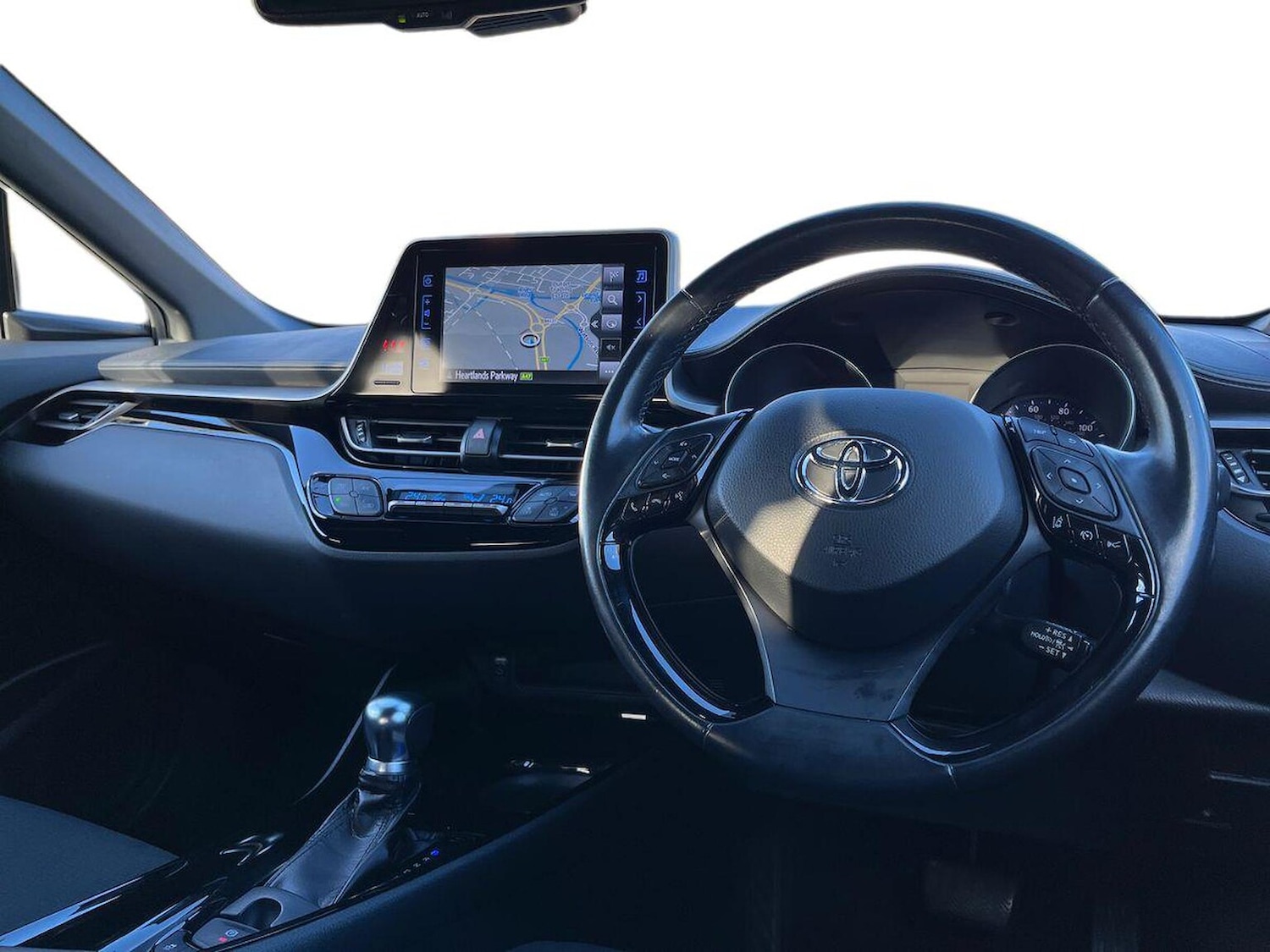 Used Toyota C-HR 2018 for sale - 76396944: Photo 15