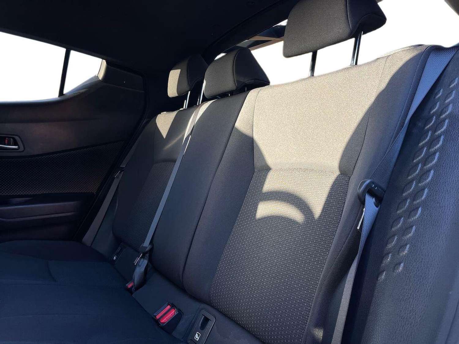 Used Toyota C-HR 2018 for sale - 76396944: Photo 16