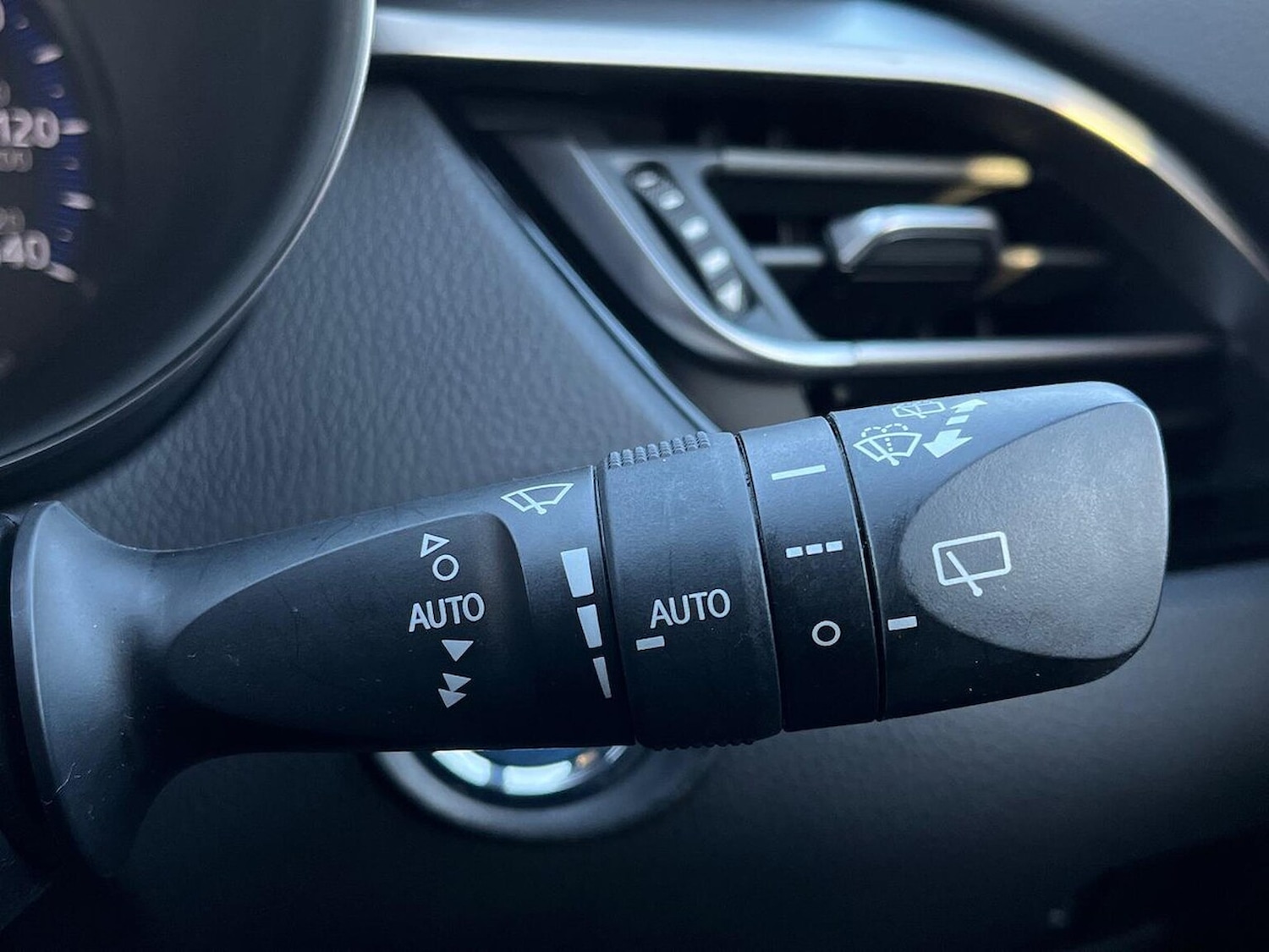 Used Toyota C-HR 2018 for sale - 76396944: Photo 29