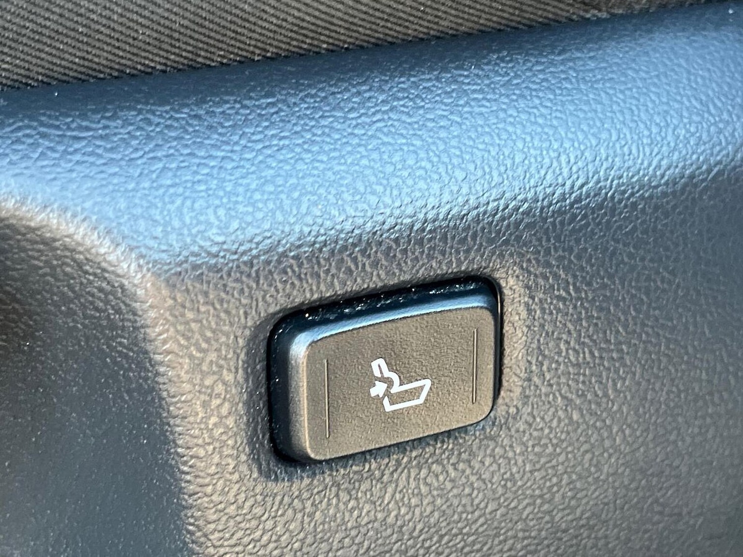 Used Toyota C-HR 2018 for sale - 76396944: Photo 30