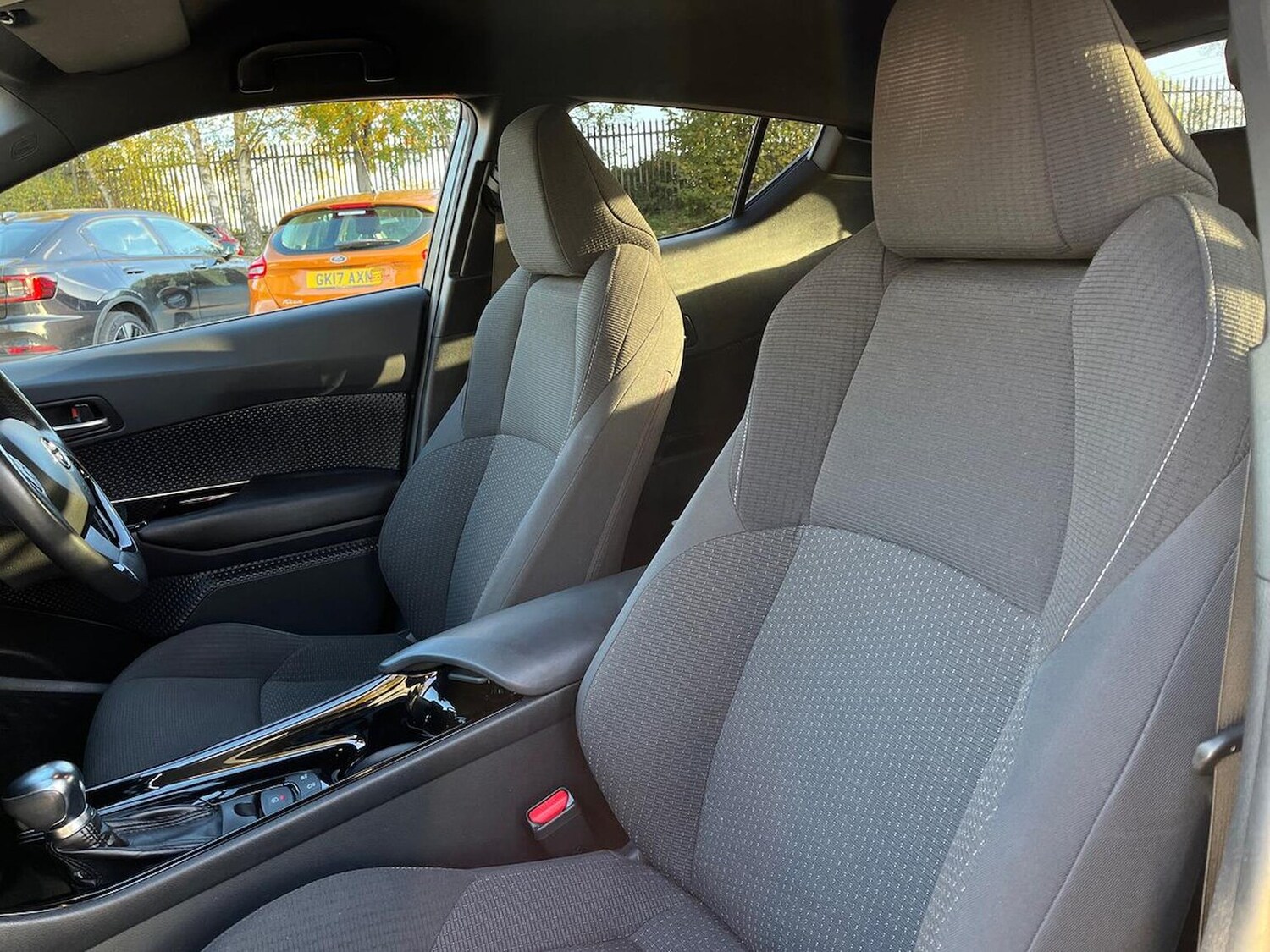 Used Toyota C-HR 2018 for sale - 76396944: Photo 32