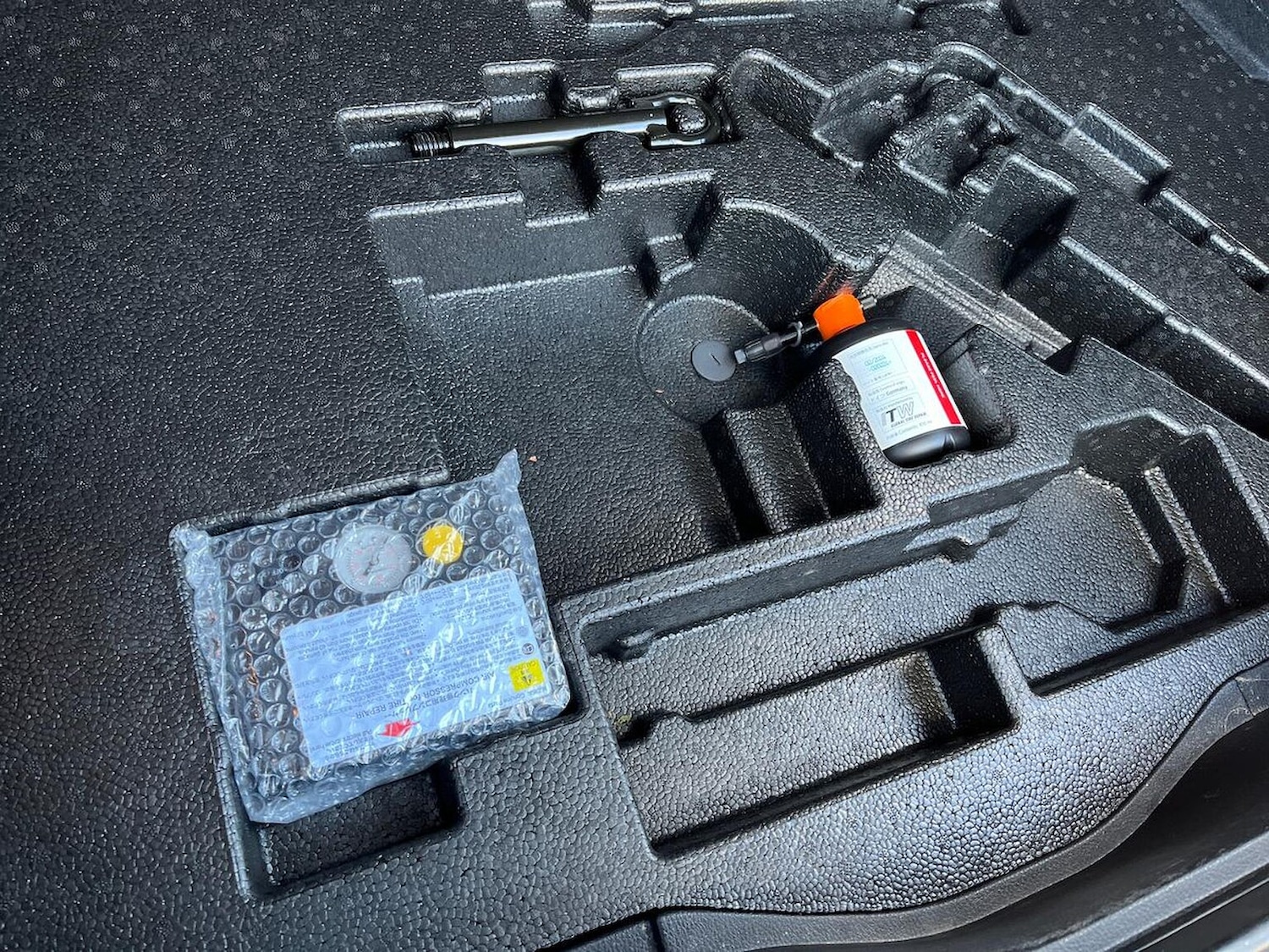 Used Toyota C-HR 2018 for sale - 76396944: Photo 41