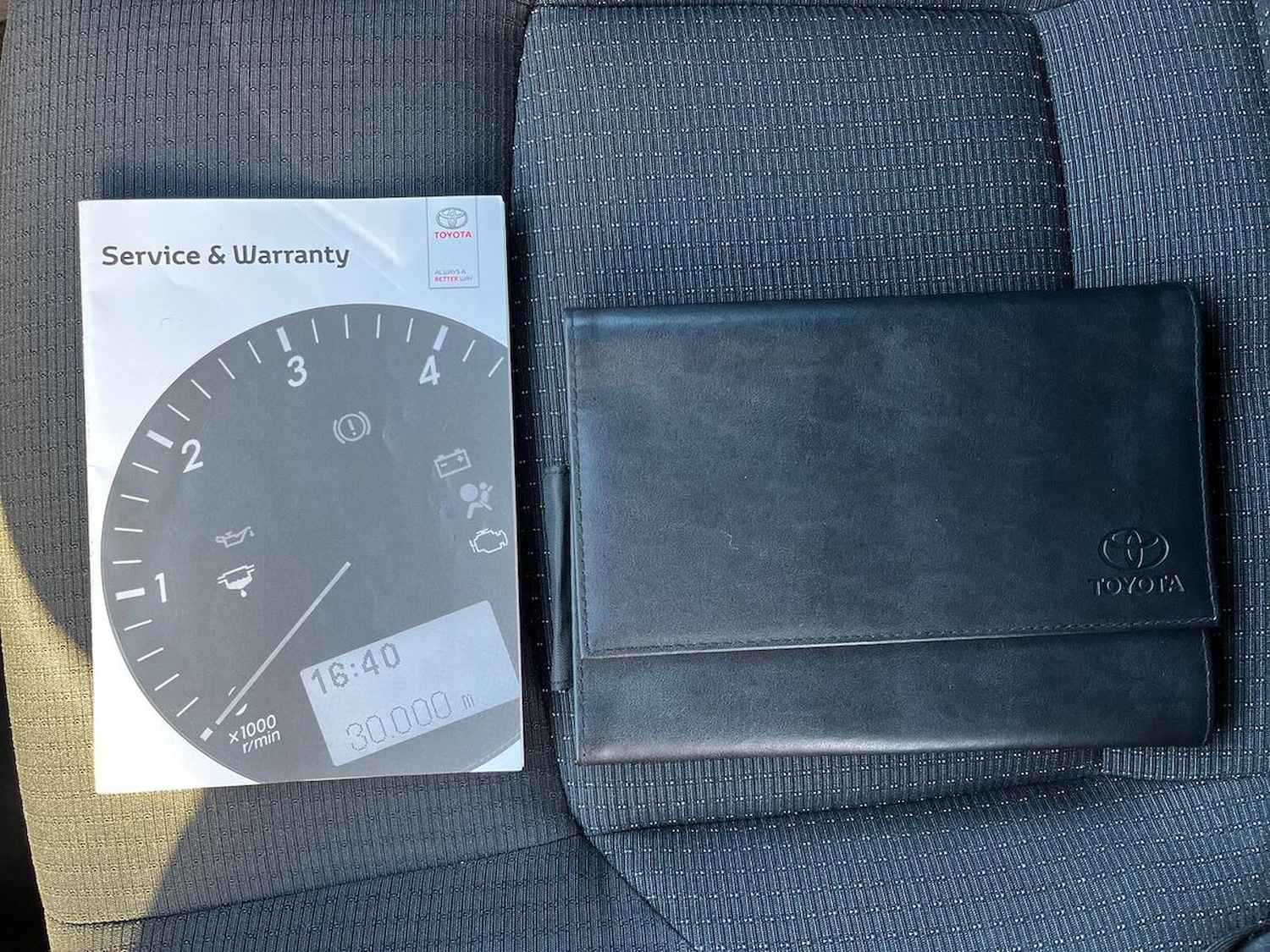 Used Toyota C-HR 2018 for sale - 76396944: Photo 44