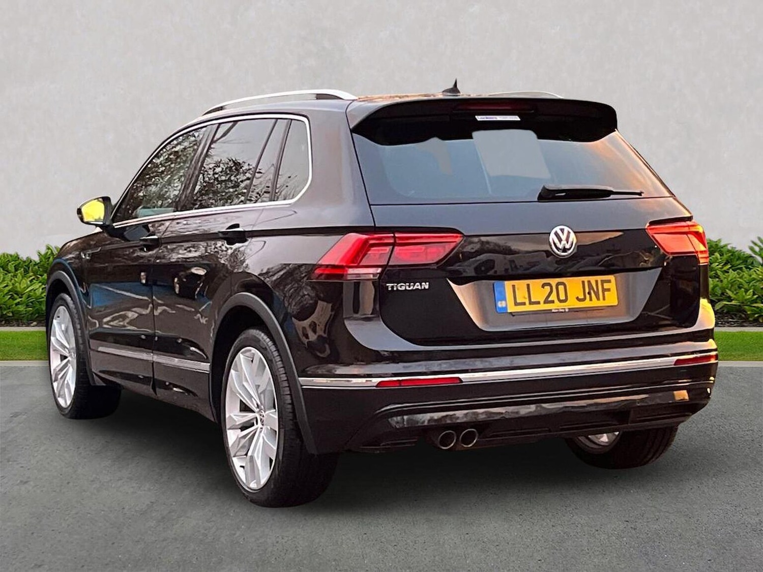 Used Volkswagen Tiguan 2020 for sale - 76830678: Photo 2