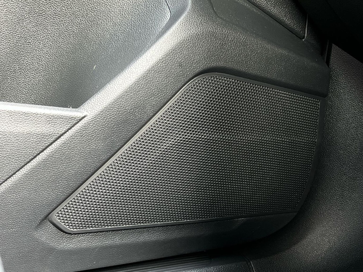 Used Volkswagen T-Roc 2019 for sale - 76455264: Photo 31