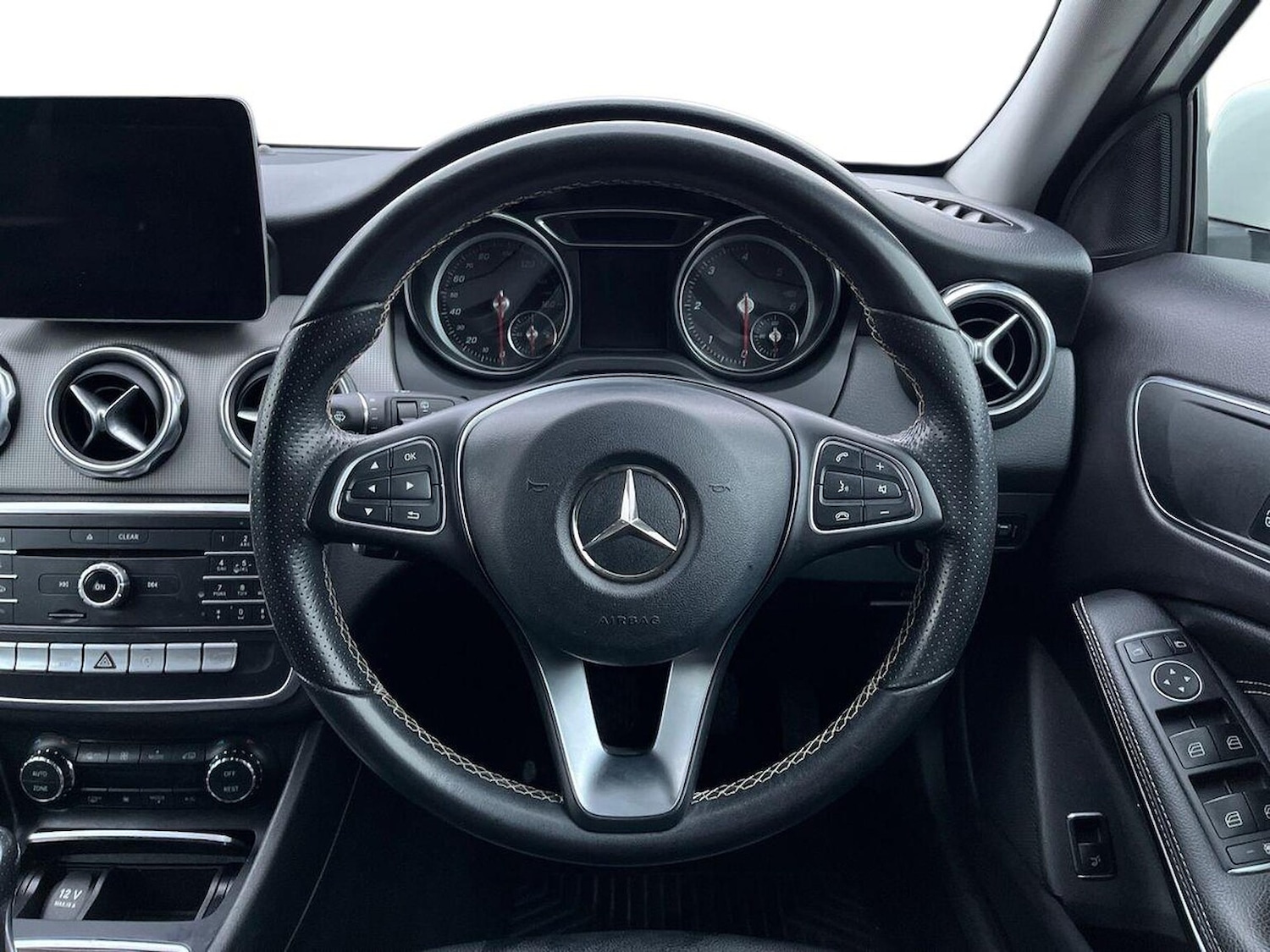 Used Mercedes-Benz GLA 2018 for sale - 77028108: Photo 10