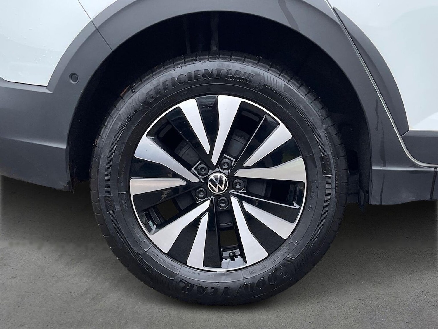 Used Volkswagen Taigo 2023 for sale - 77028099: Photo 7