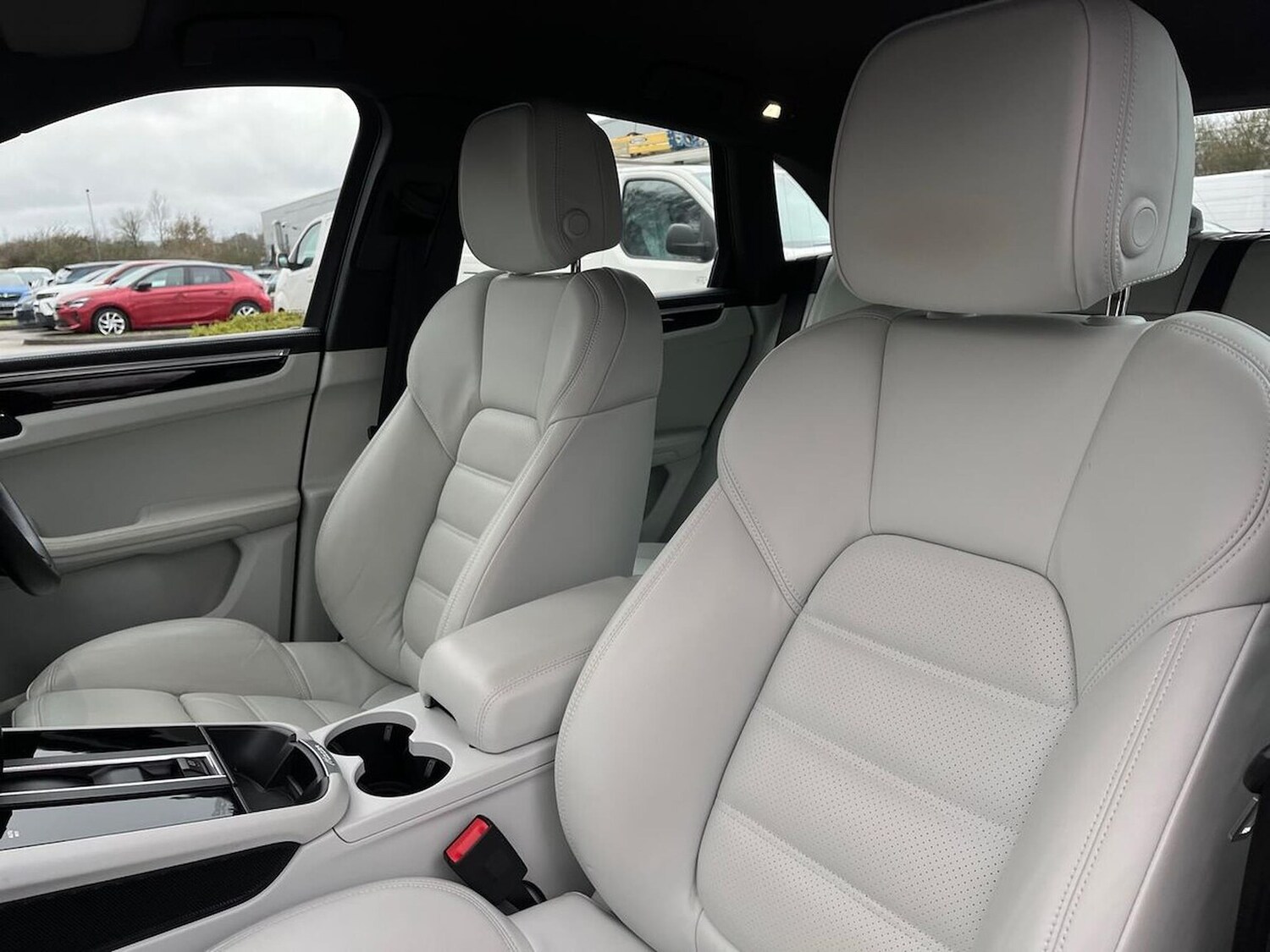 Used Porsche Macan 2022 for sale - 78190998: Photo 34