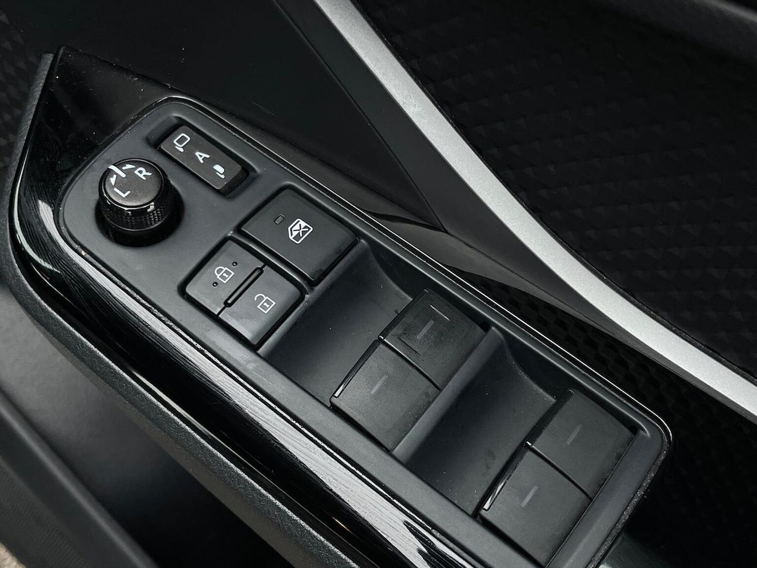 Used Toyota C-HR 2021 for sale - 77656154: Photo 21