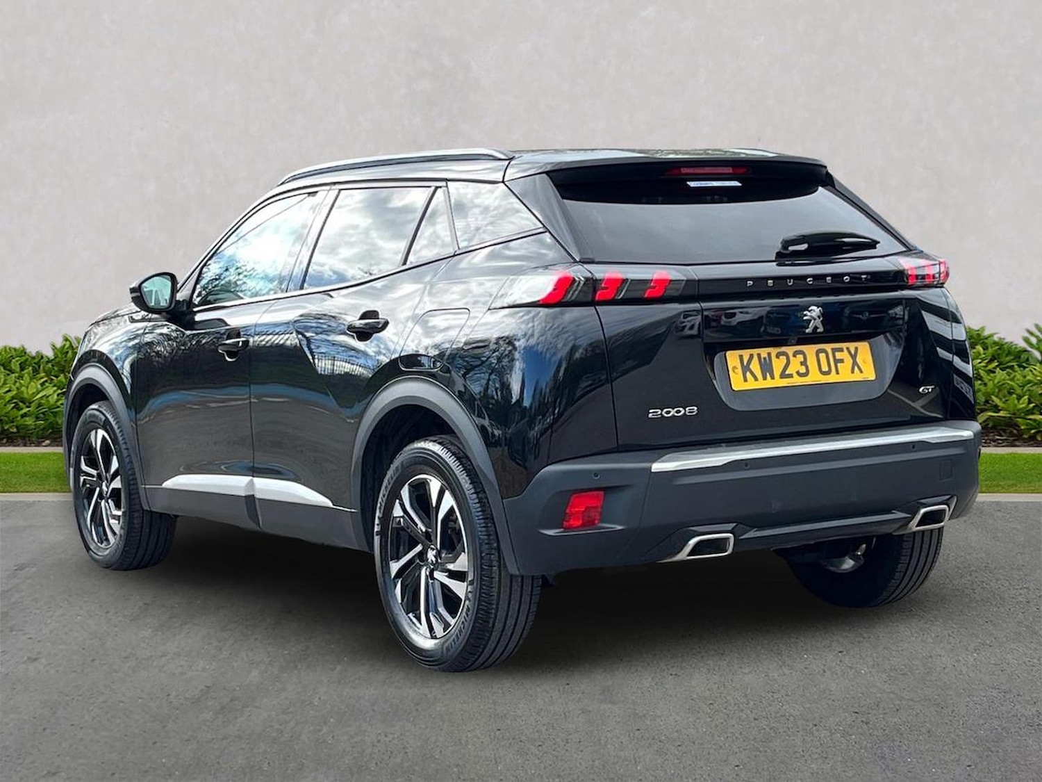 Used Peugeot 2008 2023 for sale - 78196419: Photo 2