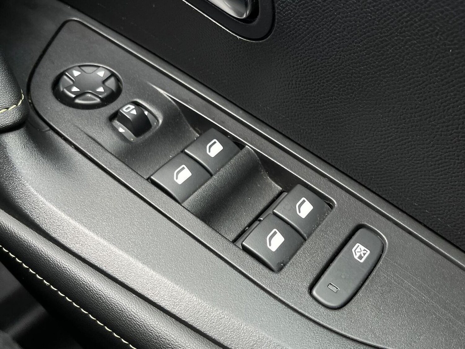 Used Peugeot 2008 2023 for sale - 78196419: Photo 23