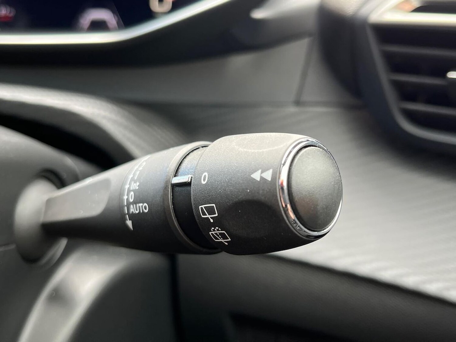 Used Peugeot 2008 2023 for sale - 78196419: Photo 31