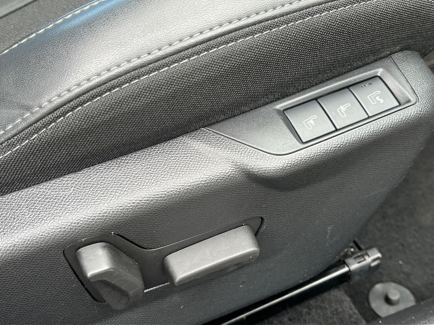 Used Peugeot 2008 2023 for sale - 78196419: Photo 32