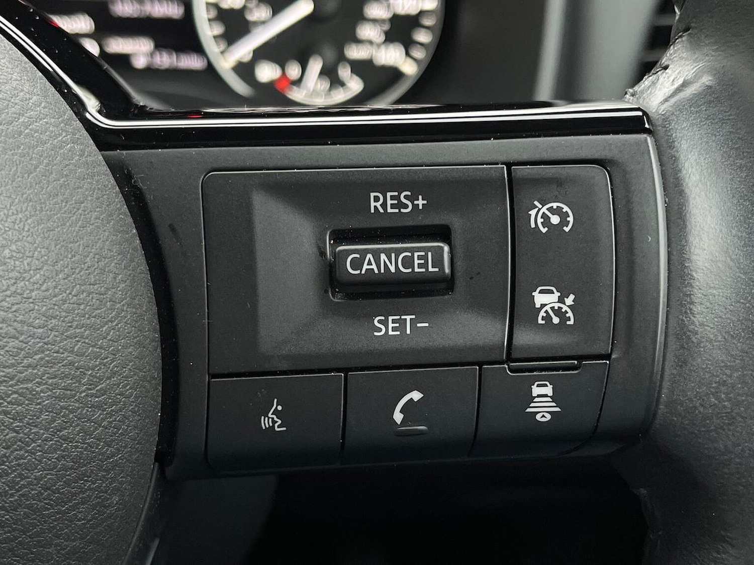 Used Nissan X-Trail 2023 for sale - 76082529: Photo 27