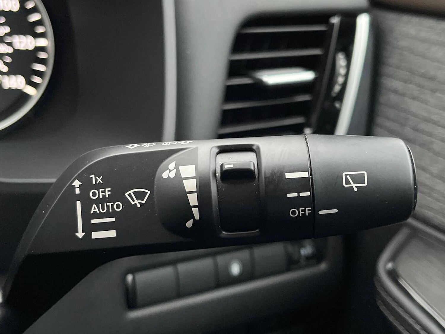 Used Nissan X-Trail 2023 for sale - 76082529: Photo 29