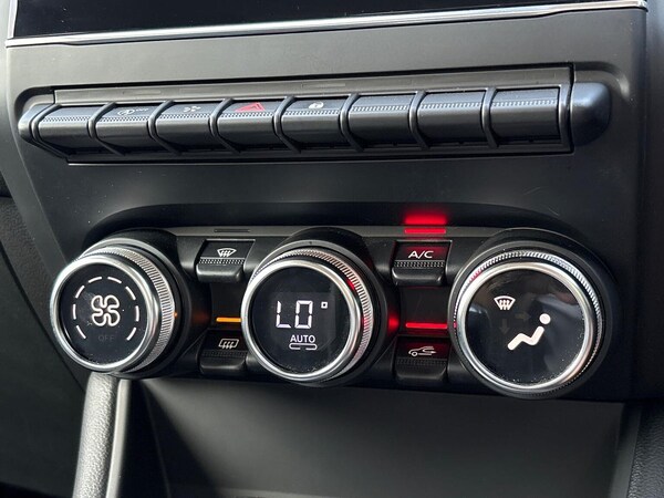 Used Renault Captur 2020 for sale - 75598941: Photo 12