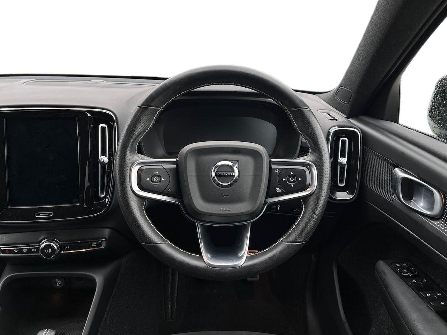 Used Volvo XC40 2021 for sale - 76974580: Photo 10