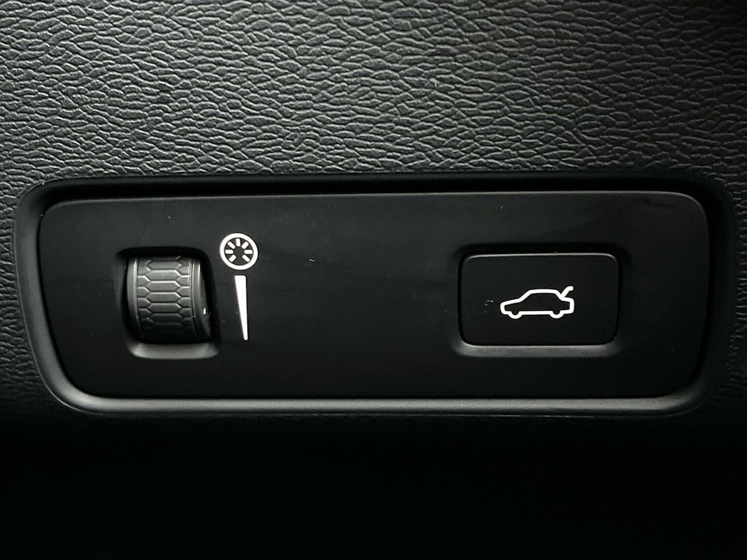 Used Volvo XC40 2021 for sale - 76974580: Photo 23