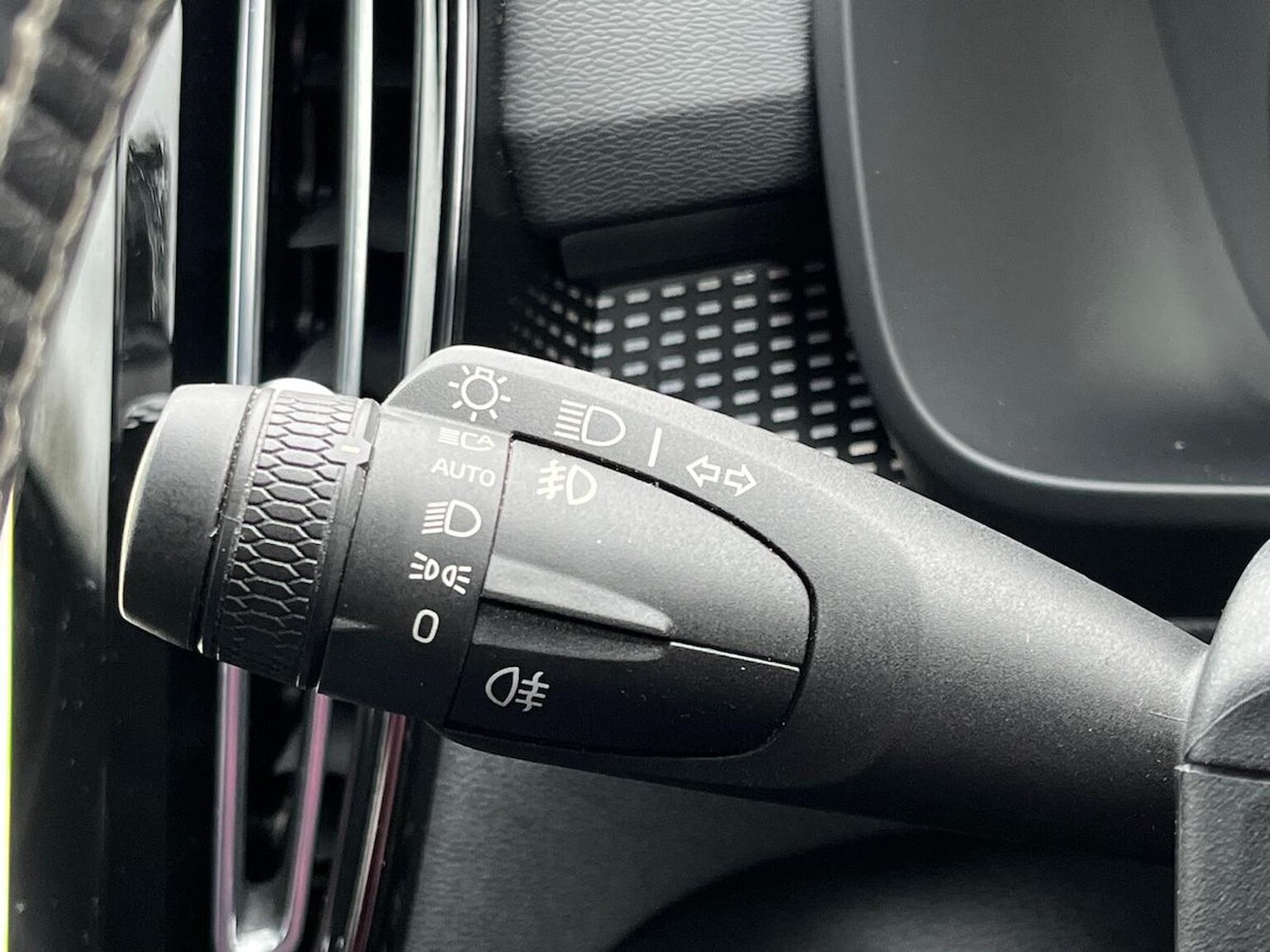 Used Volvo XC40 2021 for sale - 76974580: Photo 29