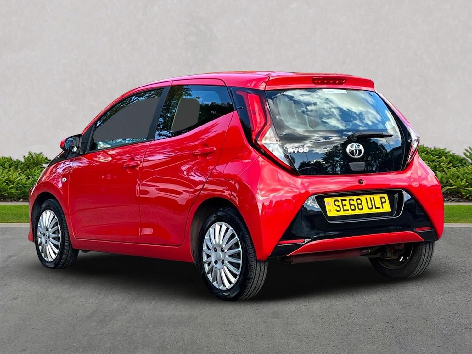 Used Toyota AYGO 2019 for sale - 76157173: Photo 2