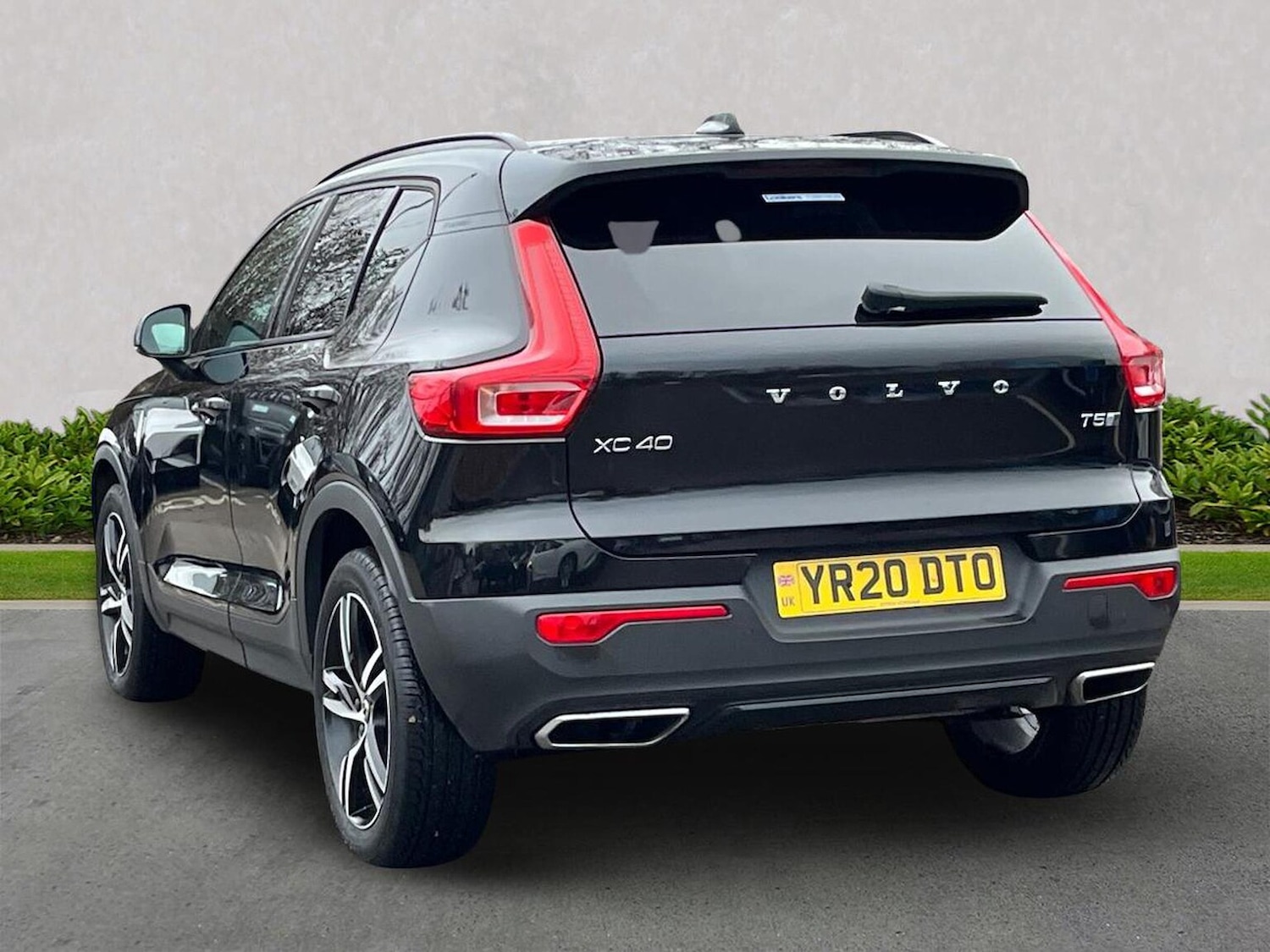 Used Volvo XC40 2020 for sale - 77028097: Photo 2