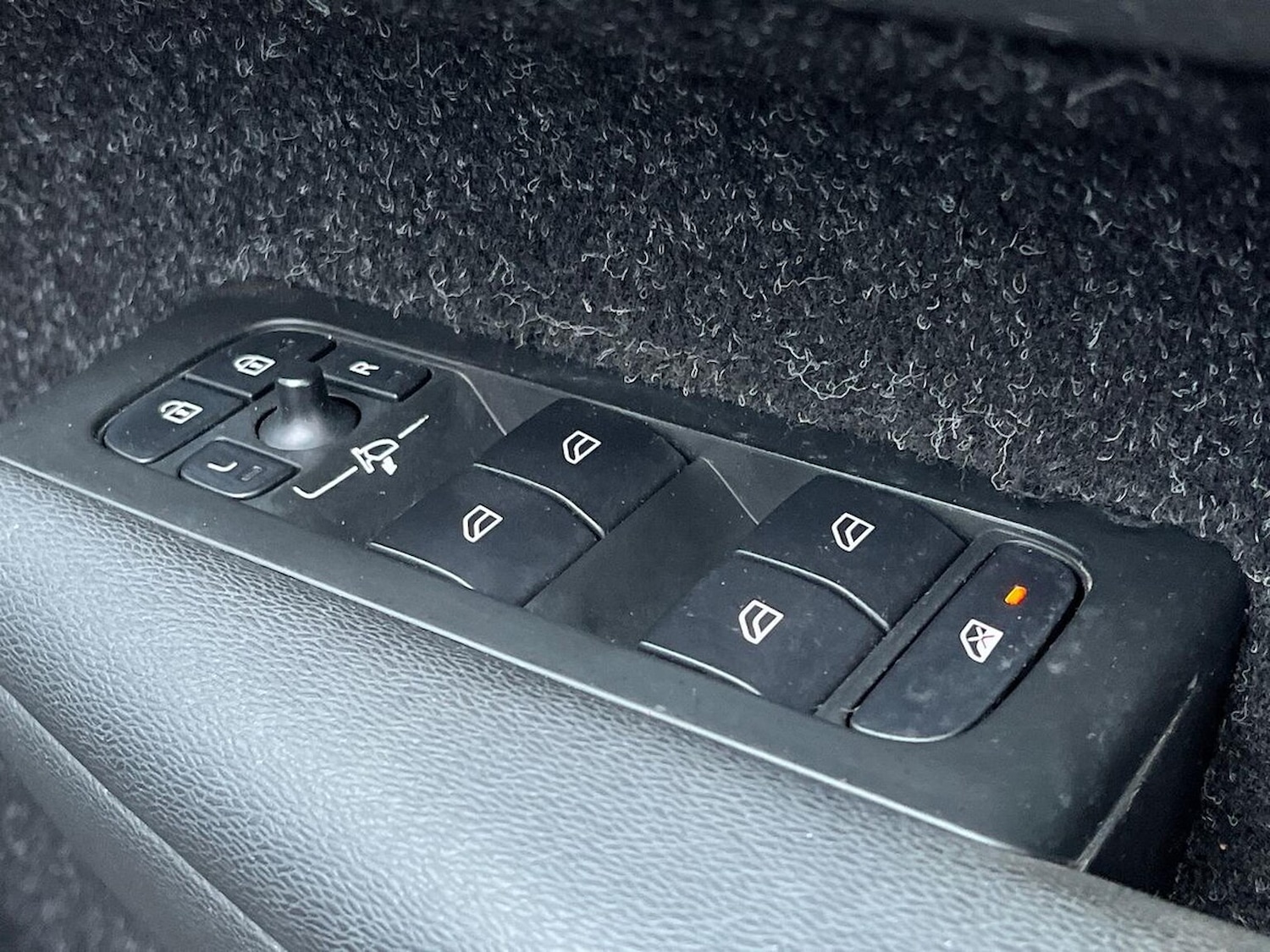 Used Volvo XC40 2020 for sale - 77028097: Photo 22