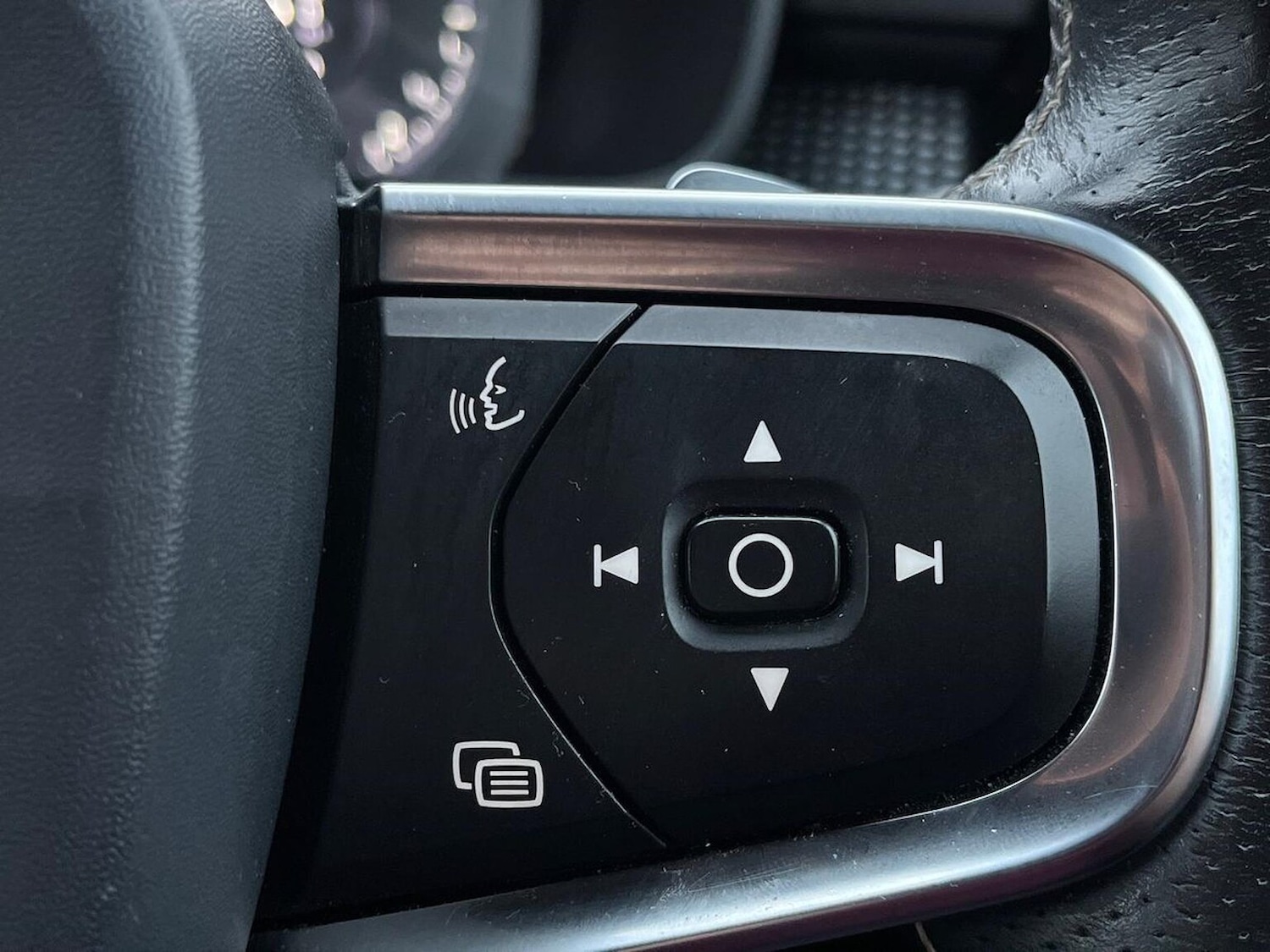 Used Volvo XC40 2020 for sale - 77028097: Photo 28