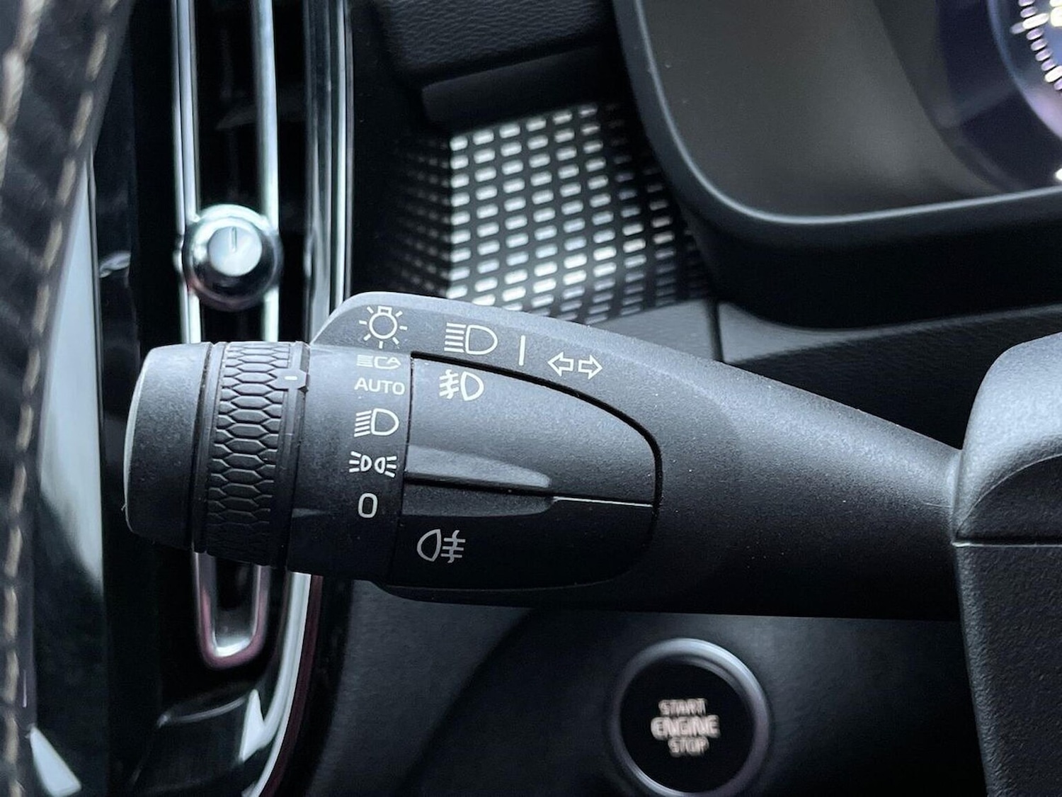 Used Volvo XC40 2020 for sale - 77028097: Photo 29