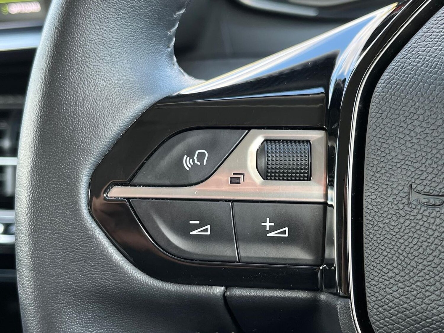 Used Peugeot 2008 2021 for sale - 78196554: Photo 28