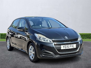 Used Peugeot 208 2015 for sale - 79519383: Photo