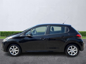 Used Peugeot 208 2015 for sale - 79519383: Photo