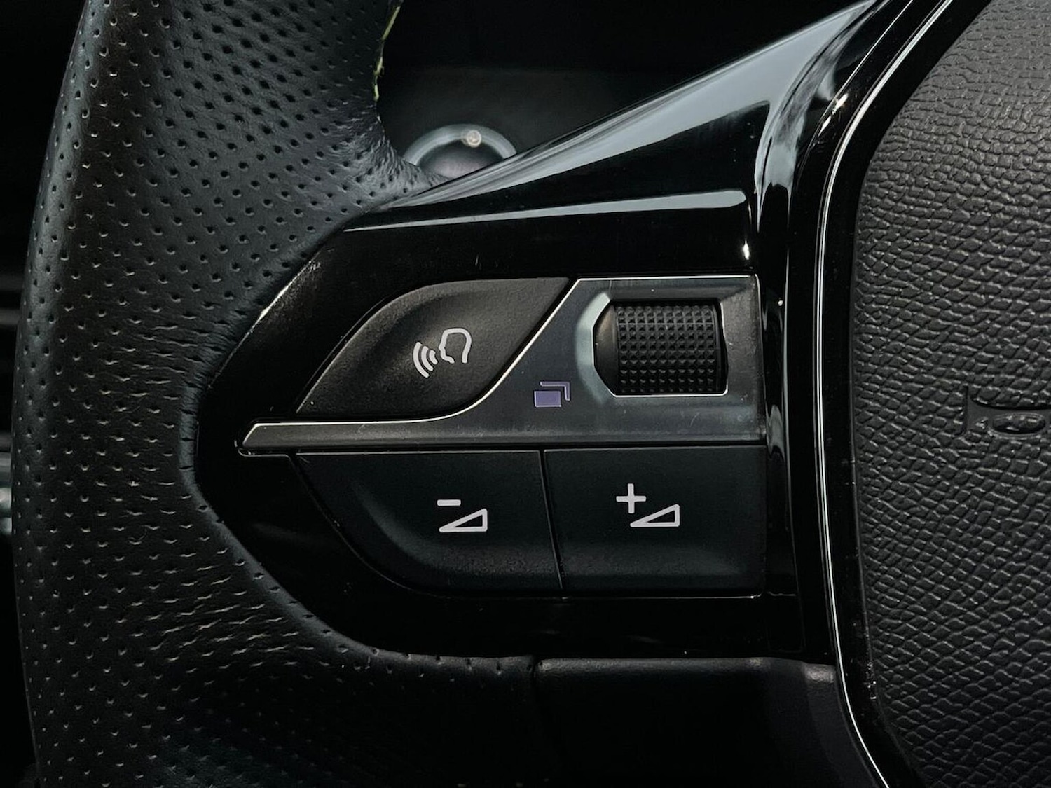 Used Peugeot 2008 2023 for sale - 76725826: Photo 27