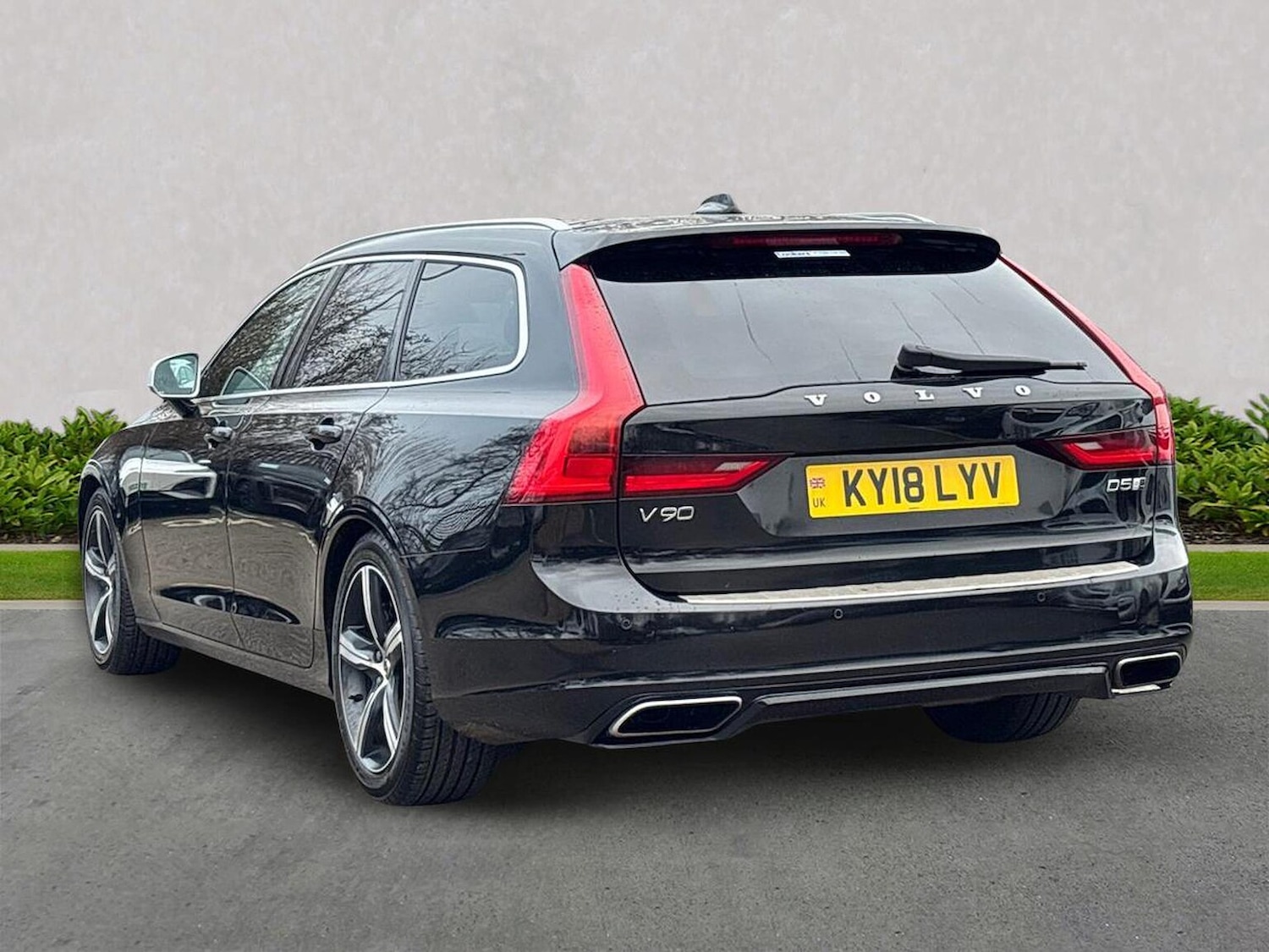 Used Volvo V90 2018 for sale - 77845335: Photo 2