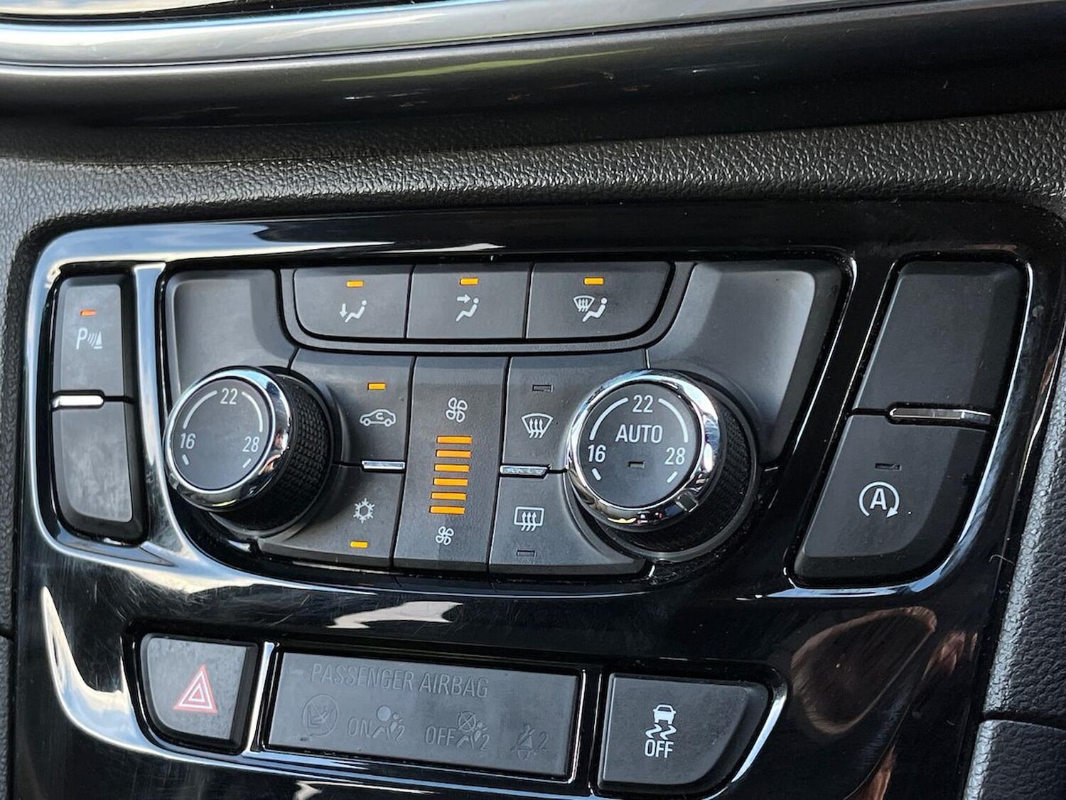 Used Vauxhall Mokka X 2016 for sale - 76346988: Photo 12