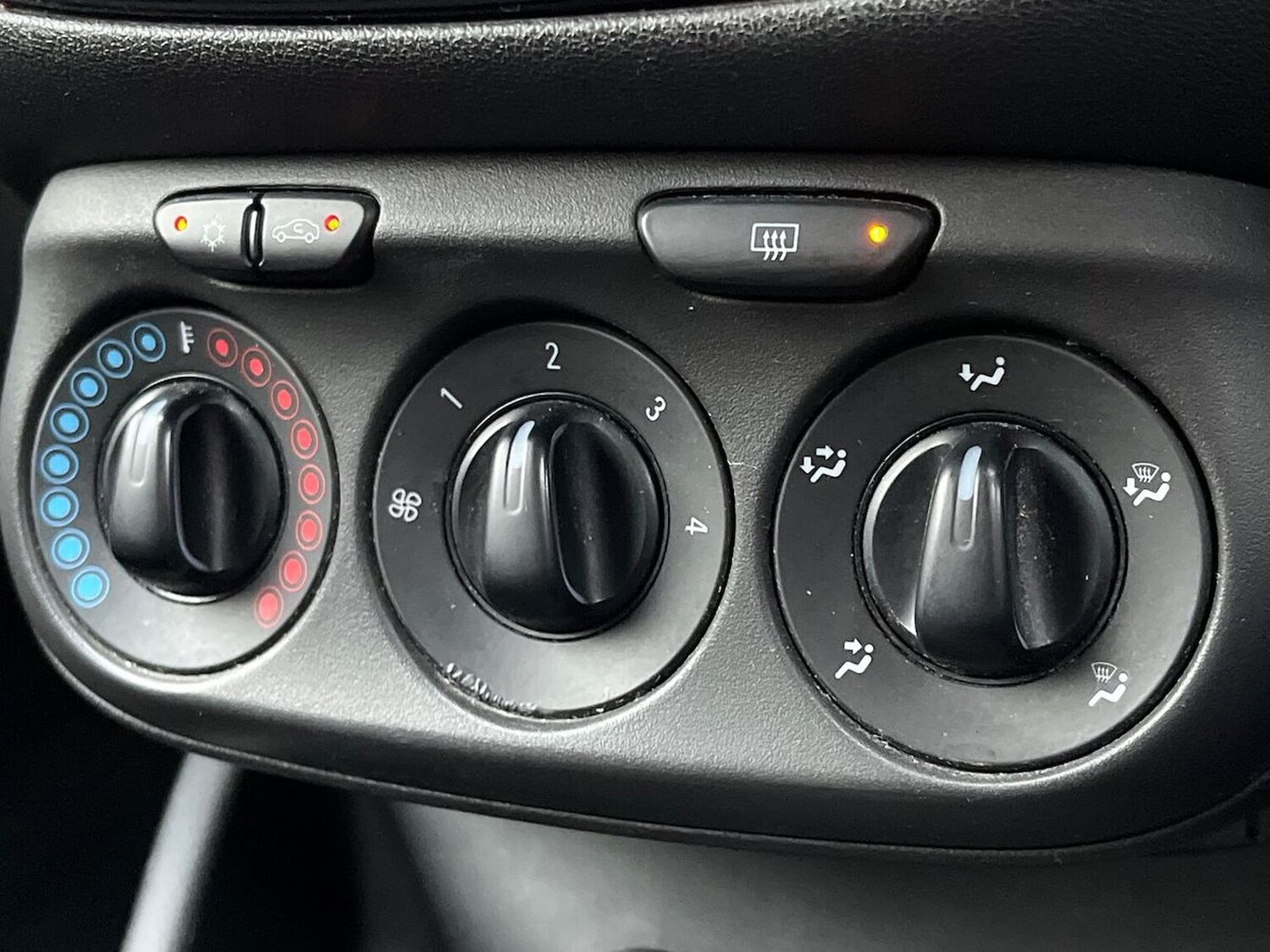 Used Vauxhall Corsa 2016 for sale - 76358015: Photo 12
