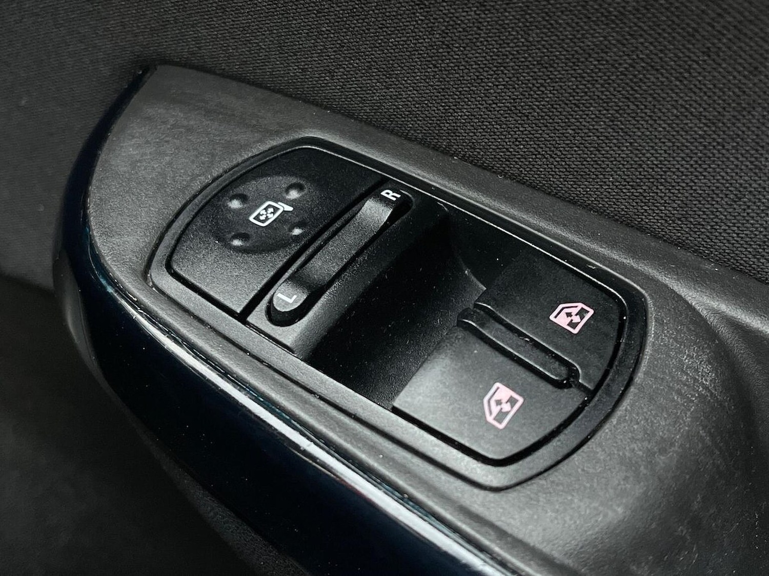 Used Vauxhall Corsa 2016 for sale - 76358015: Photo 21