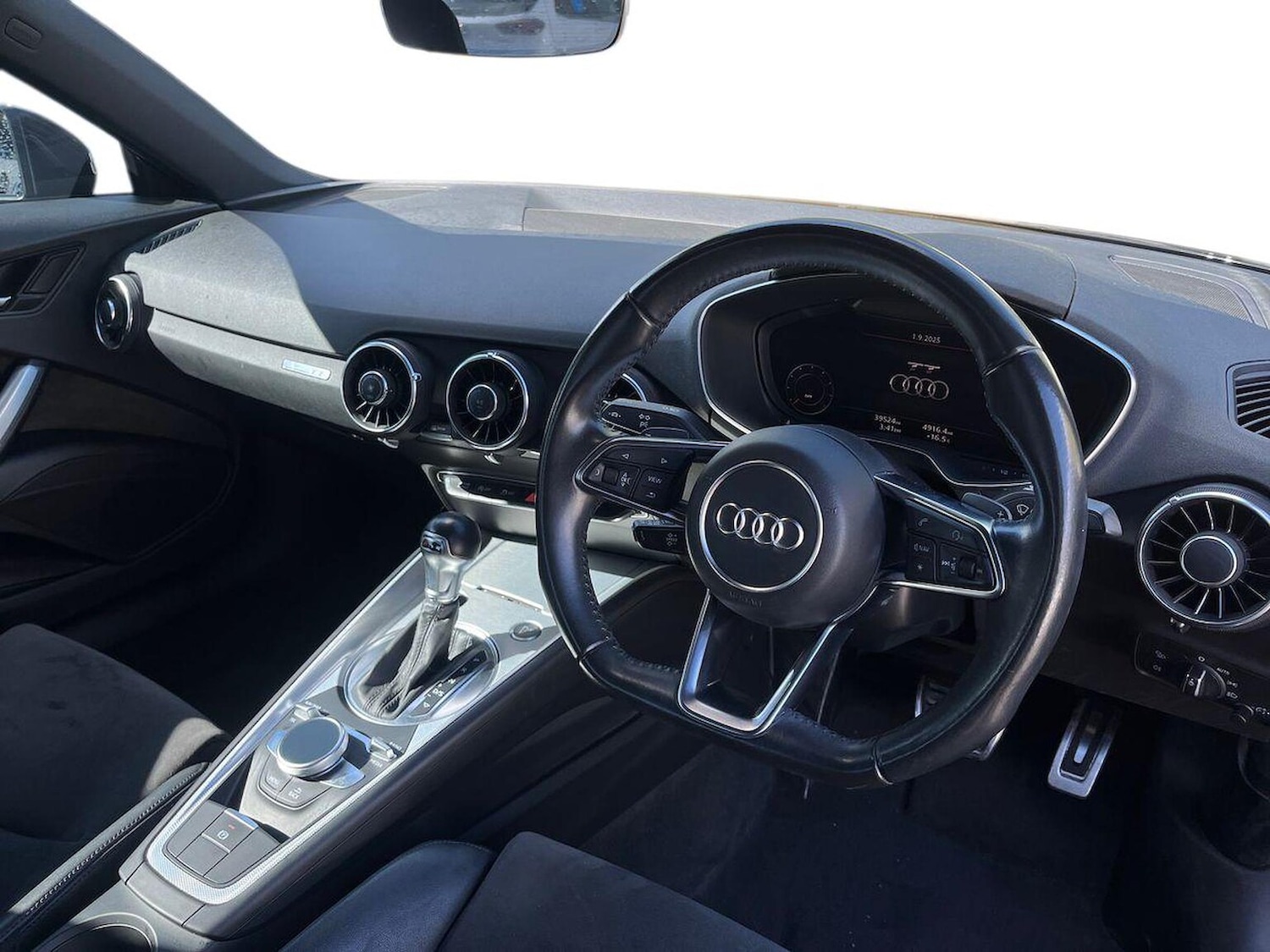 Used Audi TT 2018 for sale - 76682641: Photo 15