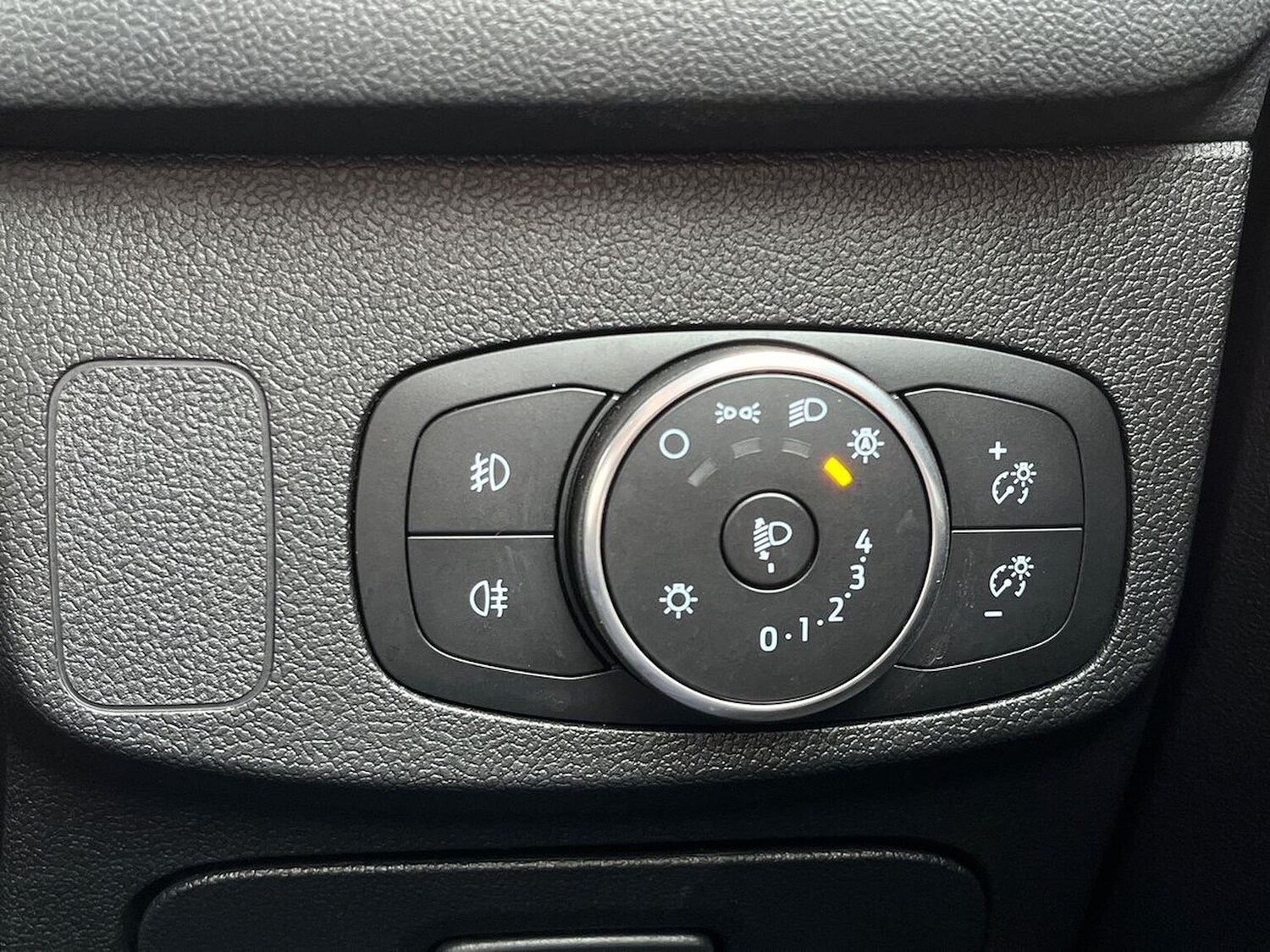 Used Ford Focus 2018 for sale - 78196403: Photo 24