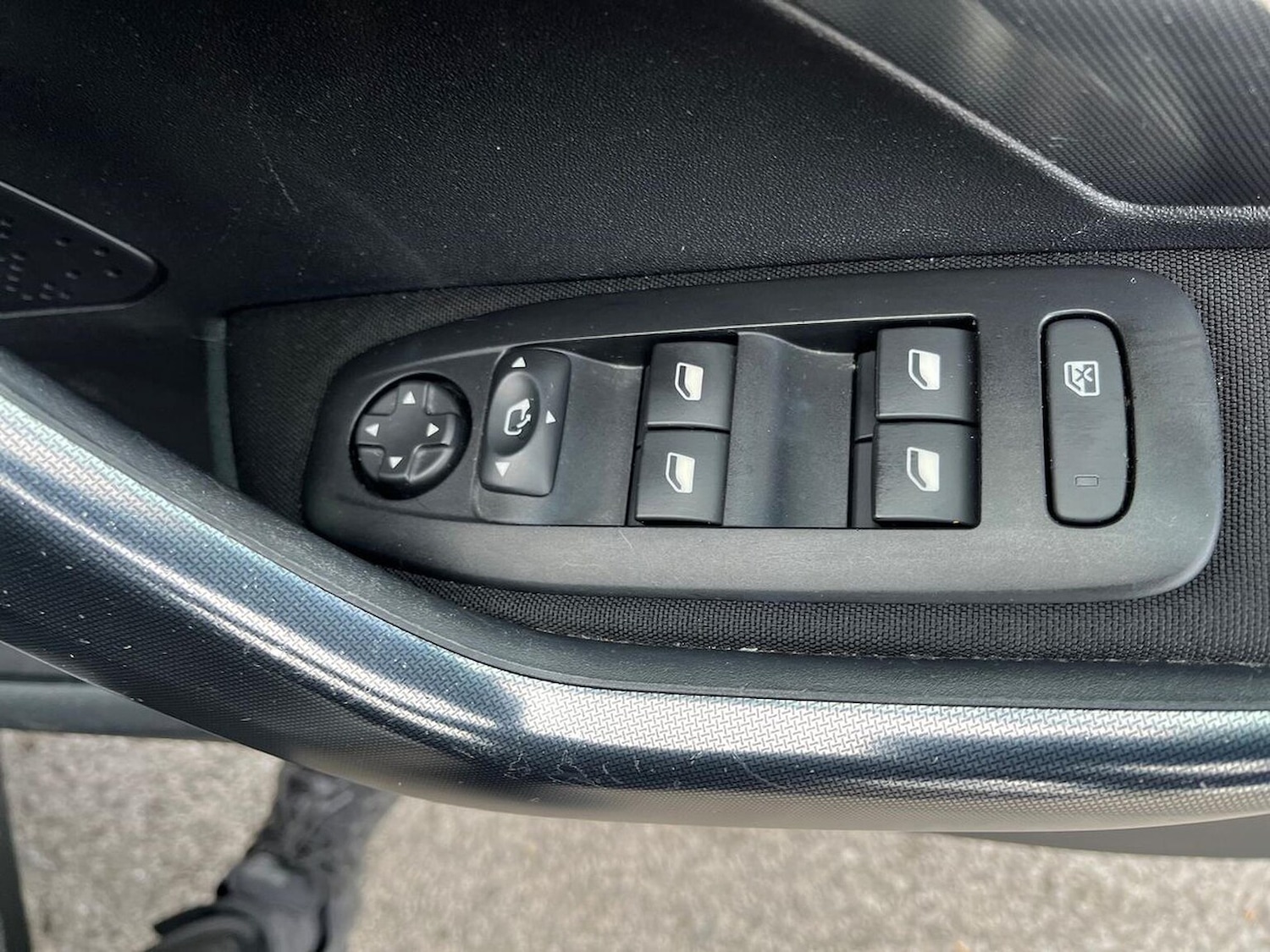 Used Peugeot 2008 2017 for sale - 76237011: Photo 21