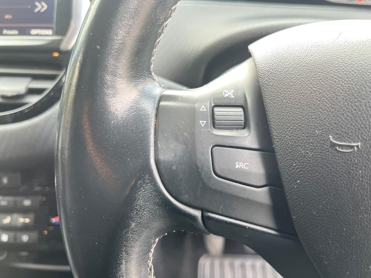 Used Peugeot 2008 2017 for sale - 76237011: Photo 27