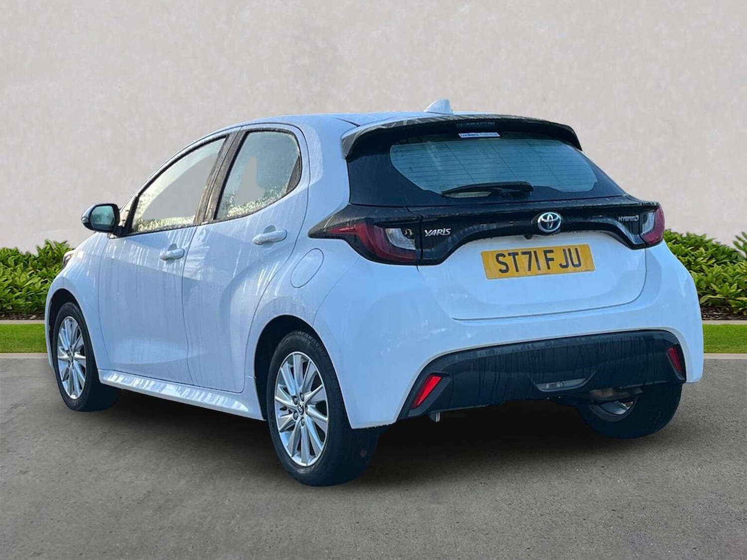 Used Toyota Yaris 2021 for sale - 77001846: Photo 2