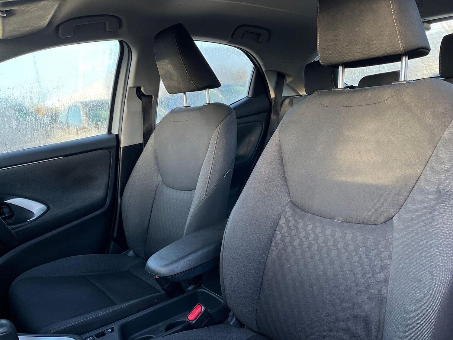 Used Toyota Yaris 2021 for sale - 77001846: Photo 33