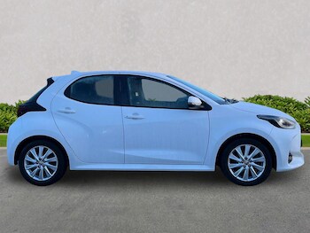 Used Toyota Yaris 2021 for sale - 77001846: Photo