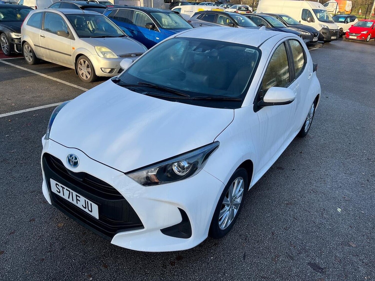 Used Toyota Yaris 2021 for sale - 77001846: Photo 41