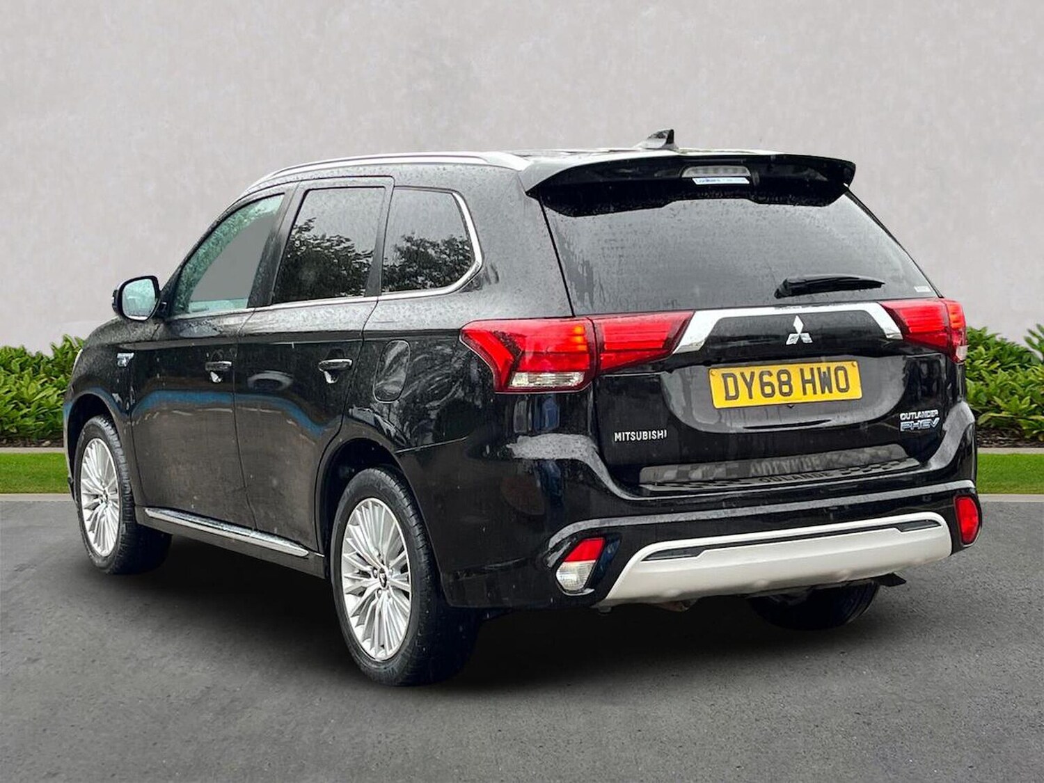 Used Mitsubishi Outlander 2018 for sale - 76164919: Photo 2