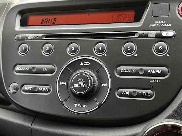 Used Honda Jazz 2014 for sale - 76144199: Photo 24