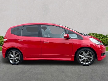 Used Honda Jazz 2014 for sale - 76144199: Photo