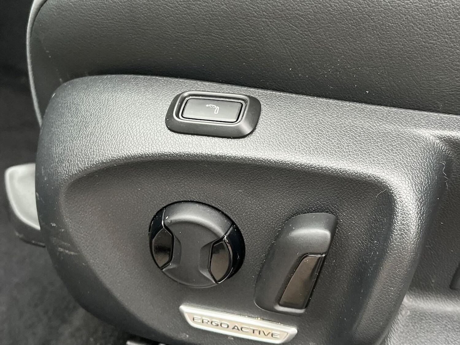 Used Volkswagen Passat 2024 for sale - 78196439: Photo 32